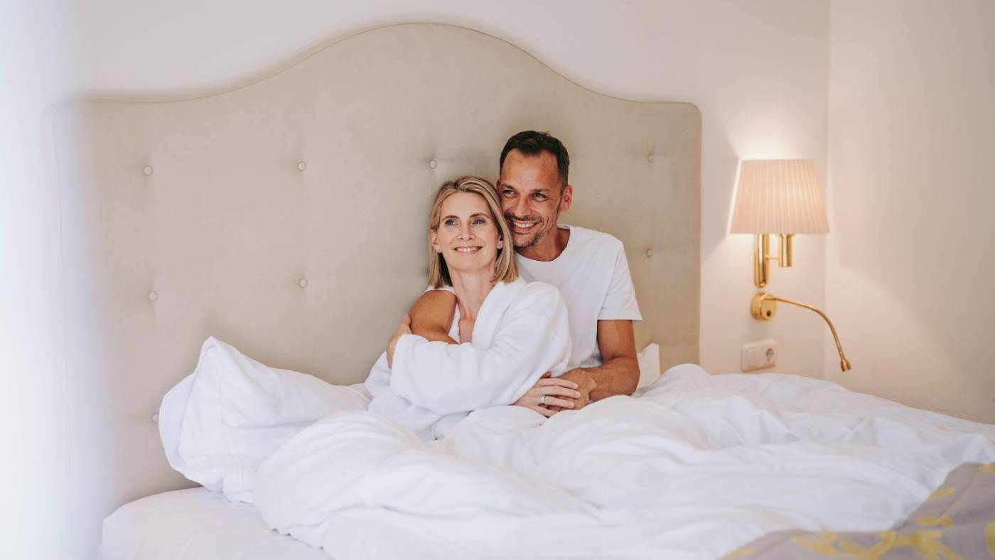Wie mache ich ihn zum Kuschelbären? Kuschel-Tipps für mehr Nähe in der Beziehung