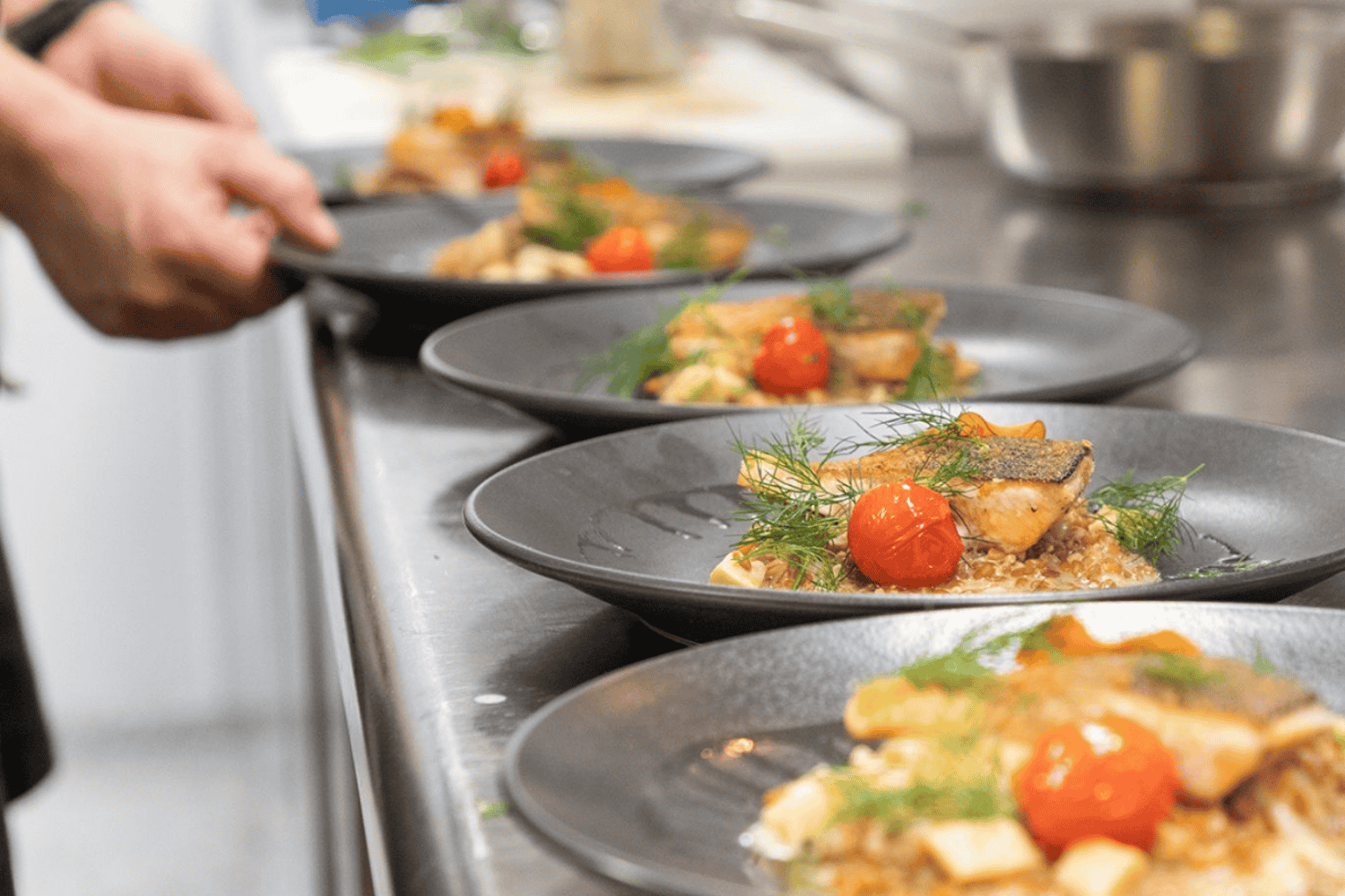 Weihnachtliche Tischdekoration im Restaurant bei Amstetten