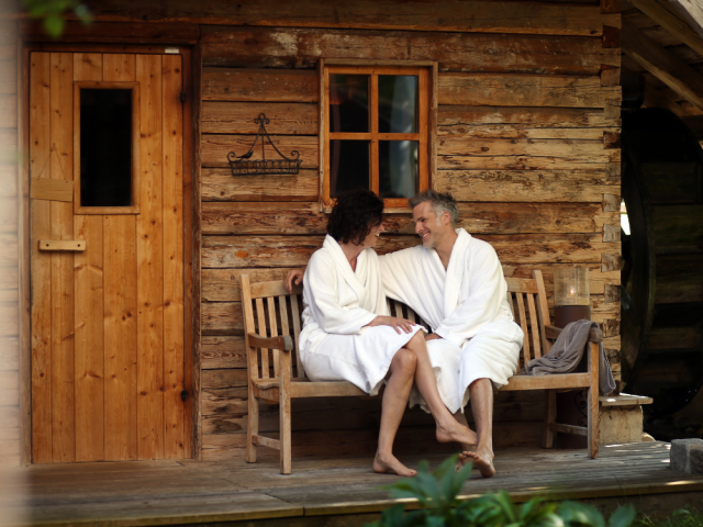 Paar vor der Mühlensauna