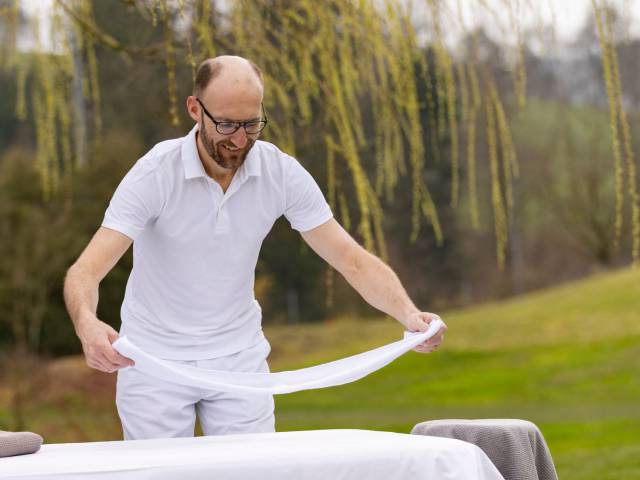 Masseur in the RelaxGarden