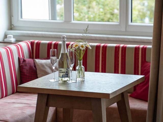 Sparkling wine in the romantic Mostviertel Suite