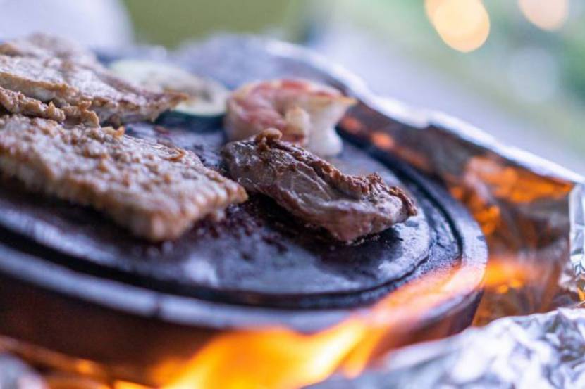 Märchenhafter Abend beim romantischen Pavillondinner