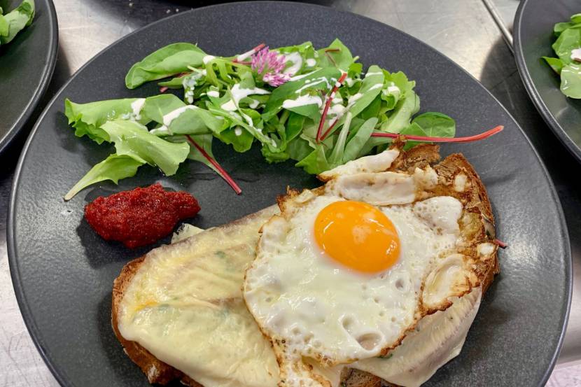 Kräuterseitlingtoast vom Schwarzbrot