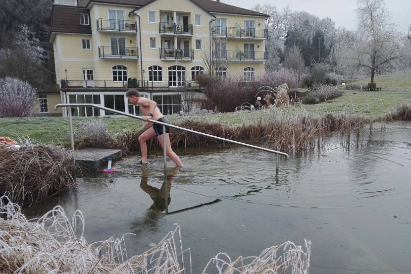 Naturbadeteich im RelaxGarten