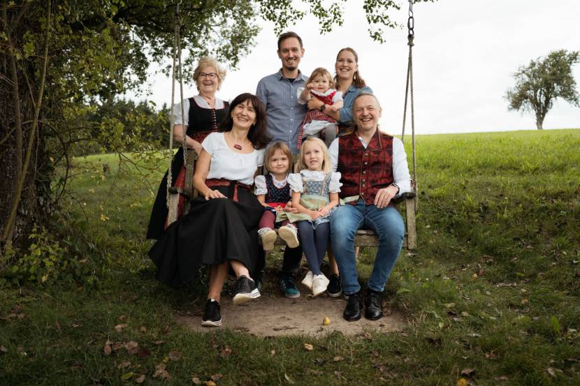 Familie Scheiblauer mit mehreren Generationen