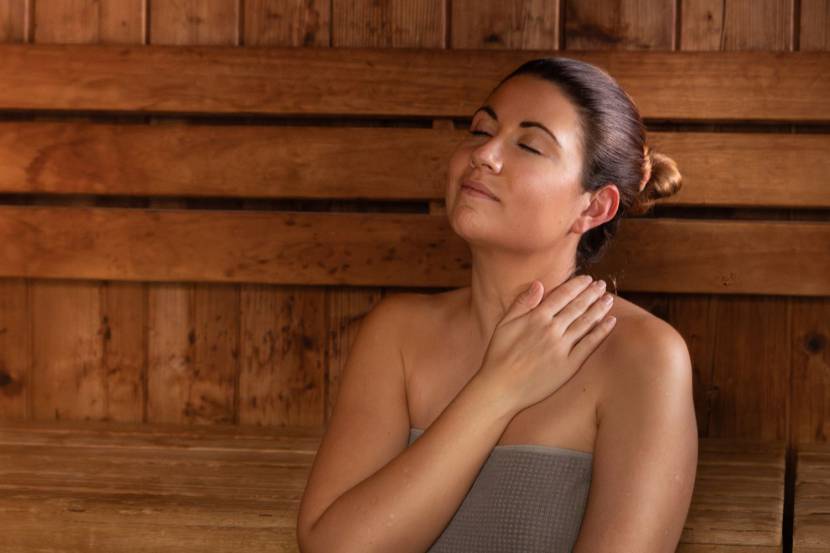 Schwitzen im Sommer in der Sauna
