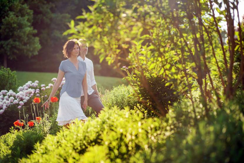 Longevity - Spazieren gehen im RelaxGarten