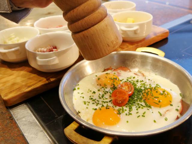 Spiegelei beim Mostviertler Frühstücksbuffet