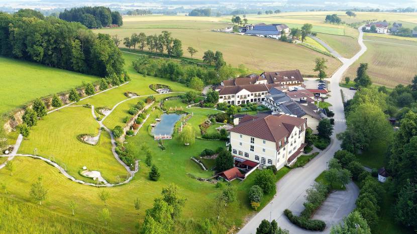 Das RelaxResort Kothmühle bei Amstetten aus der Ballonperspektive