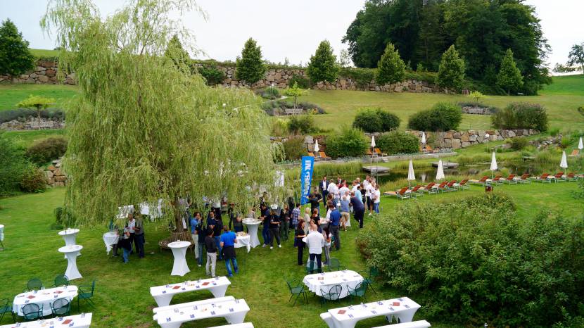 Aperitifempfang im RelaxGarten vom Seminarhotel in Niederösterreich