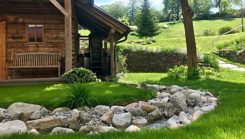Wellness für die Füße - Barfuß durch den RelaxGarten