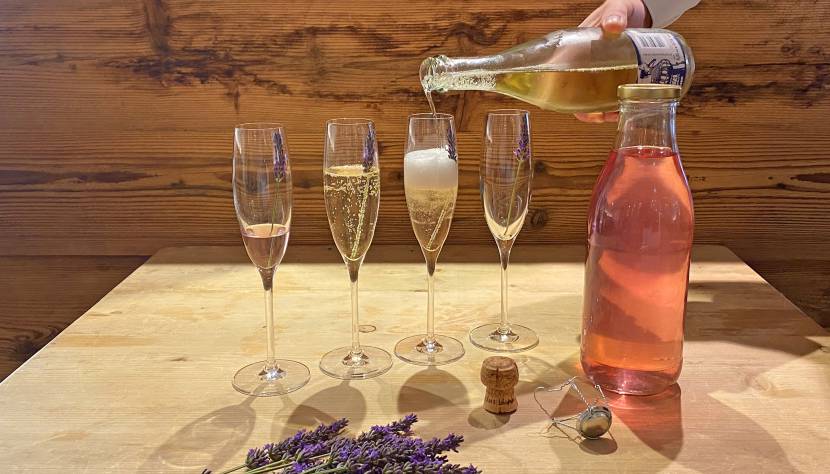 Lavendelsirup mit Rieslingsekt