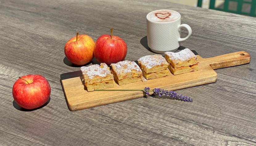 Apfelkuchen mit Lavendel