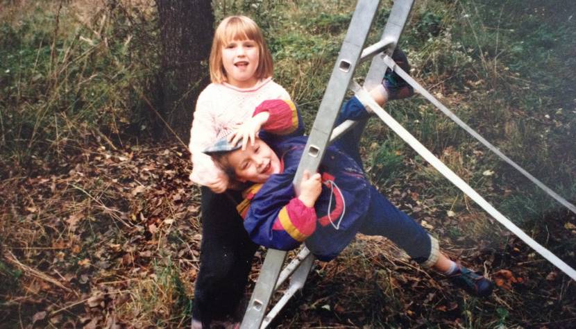 mein Bruder und ich beim „Birnenklauben“