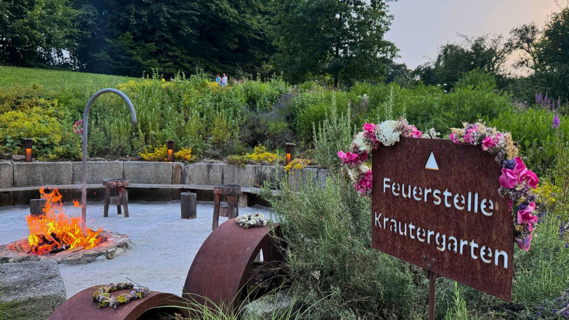 Kräuterfeuer im RelaxGarten