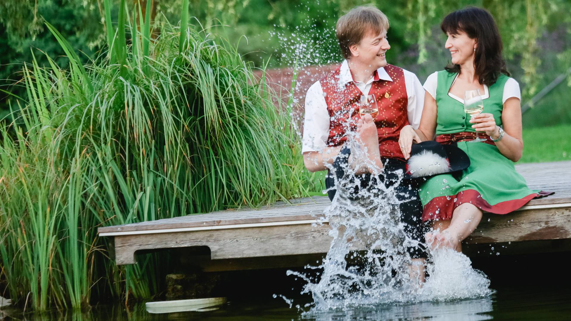 Christiane und Johannes Scheiblauer am Badeteich