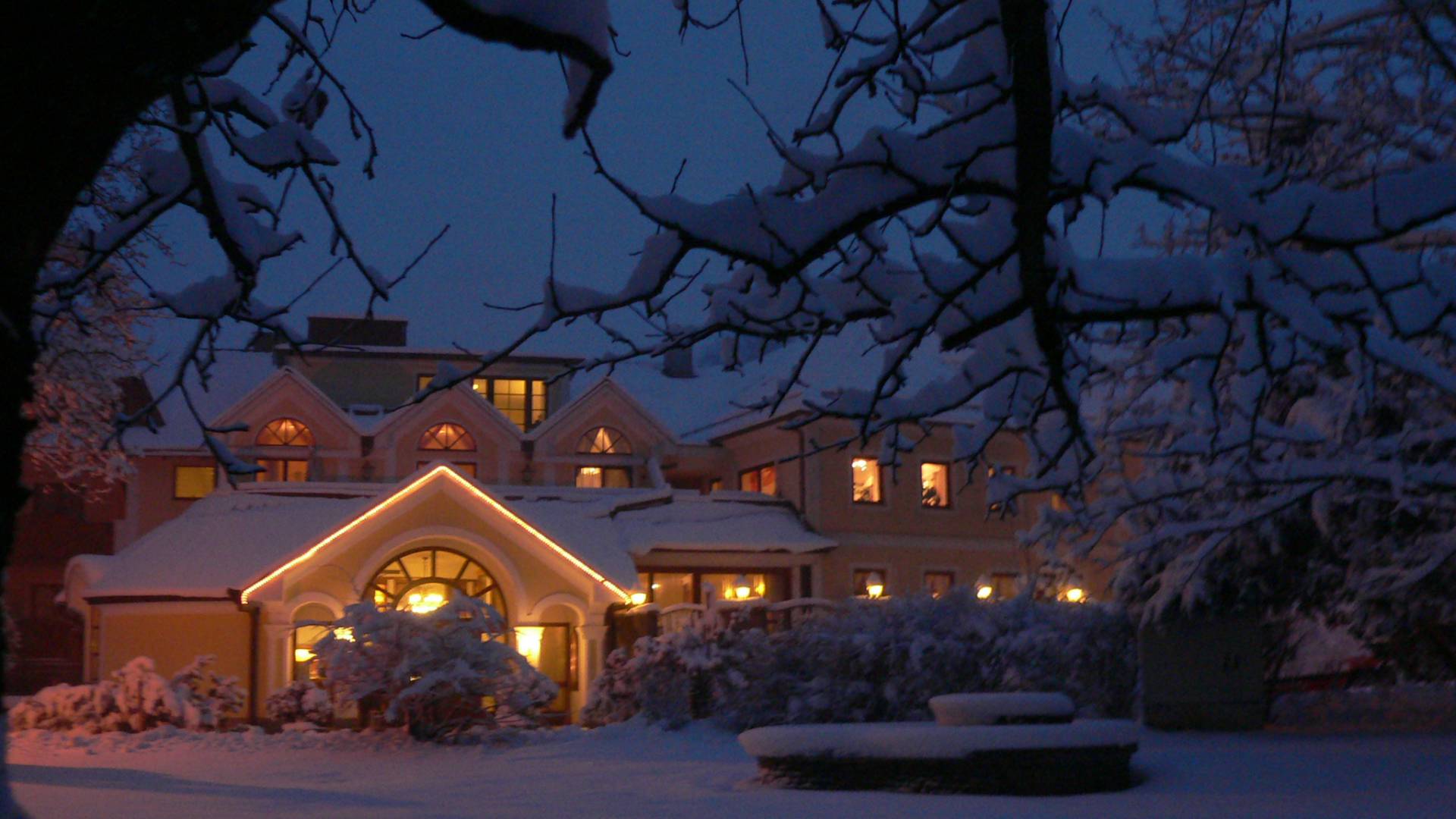 Hausansicht des Relax Resorts Kothmühle im Winter