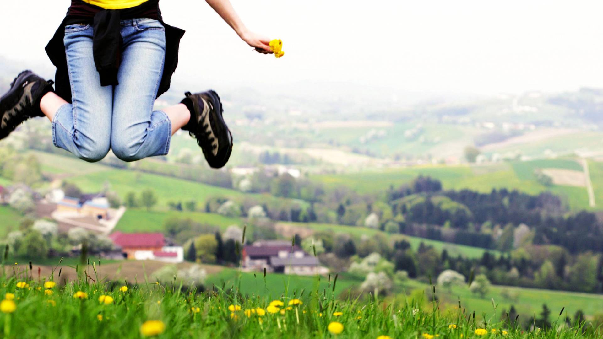 Frau beim Wandern im Mostviertel