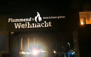 Flammende Weihnacht, Bild 1/7