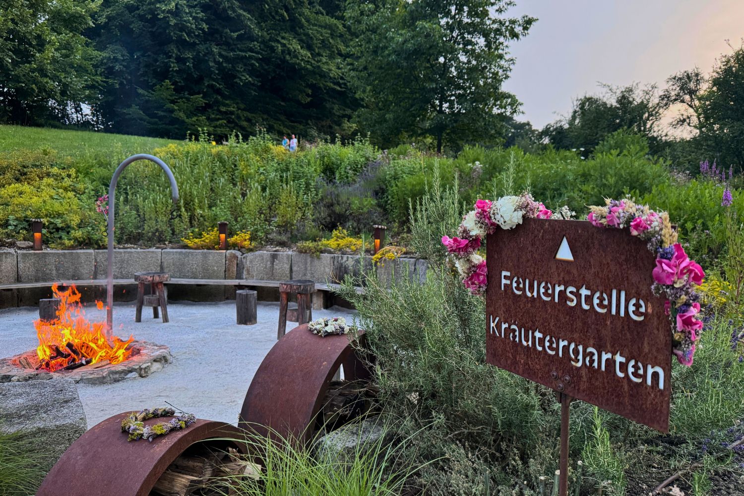 Kräuterfeuer im RelaxGarten der Kothmühle